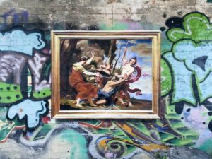 Artista replica pinturas famosas em lugares incomuns e abandonados 4