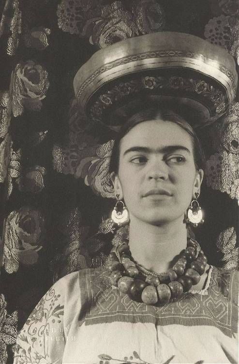 Biblioteca mexicana disponibiliza áudio com a voz de Frida Kahlo.